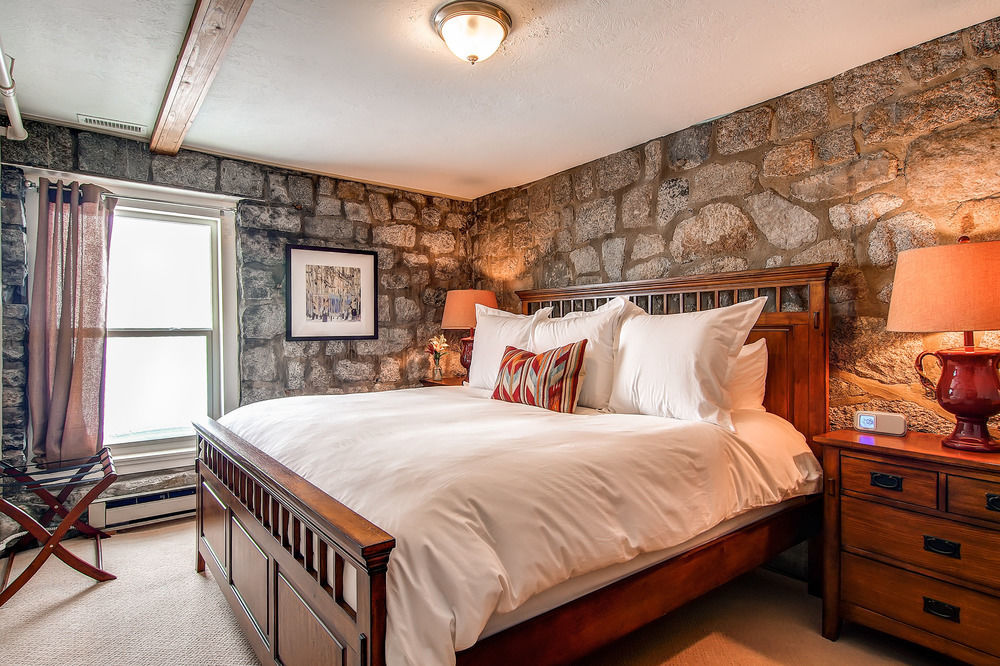 The Snowpine Lodge *
